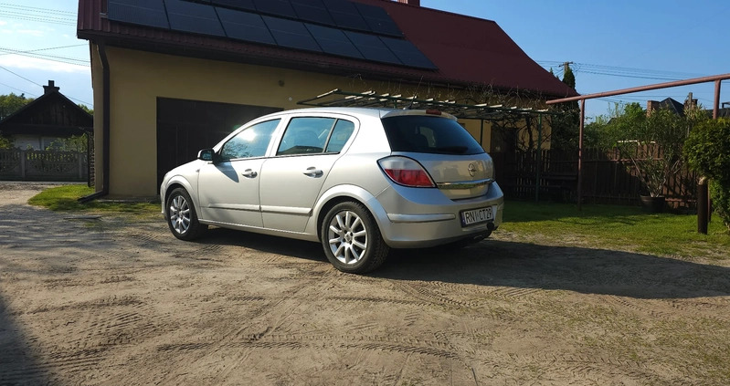 Opel Astra cena 10600 przebieg: 238500, rok produkcji 2005 z Raciąż małe 67